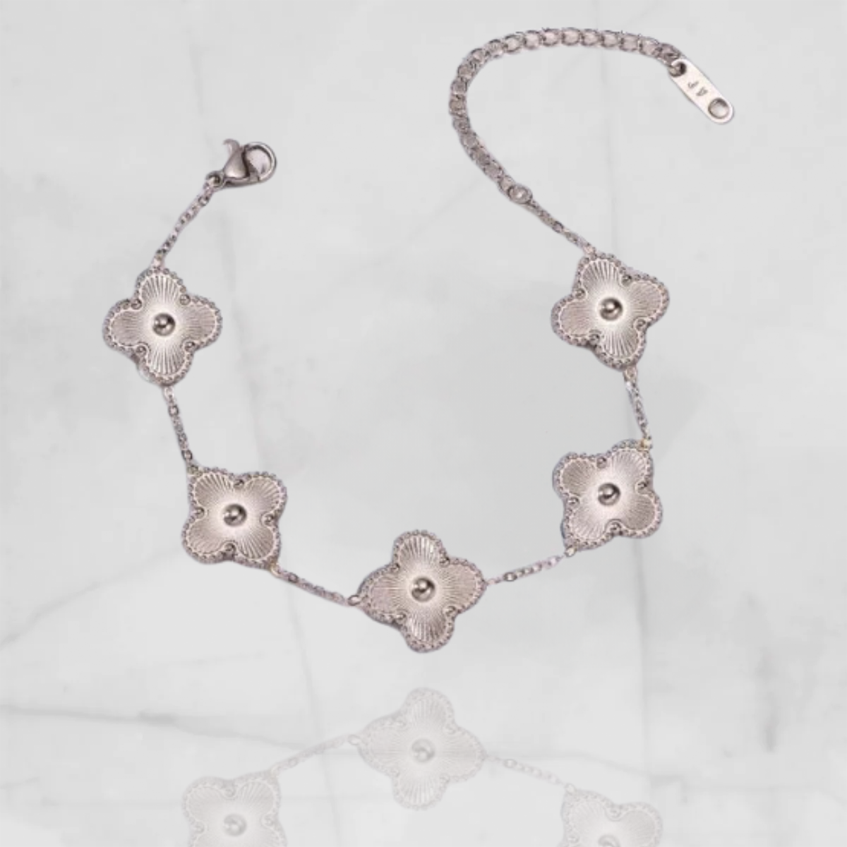 The Clove Bracelet